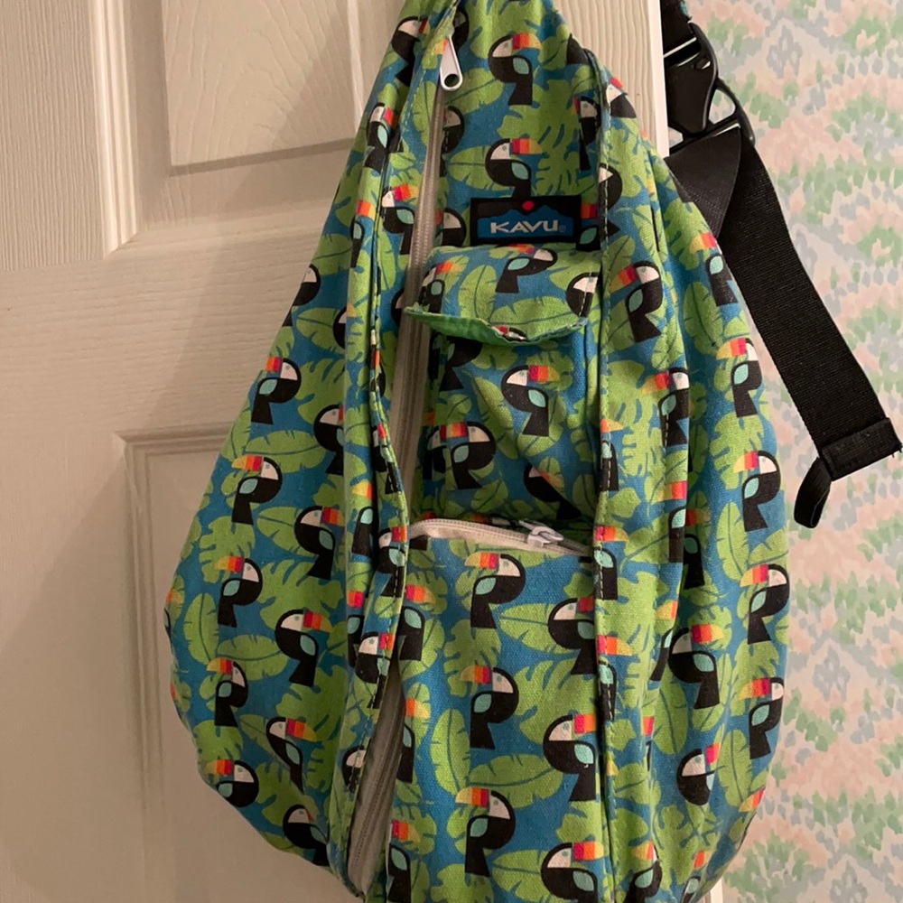 Tavu Crossbody Toucan Sling Bag